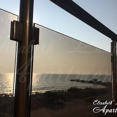 Beachfront Luxury Elizabeth, *