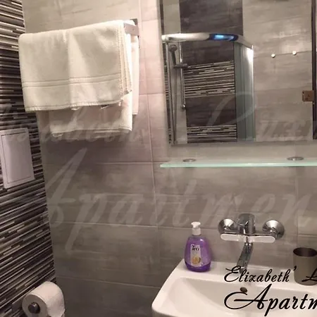 Апартаменты Beachfront Luxury Elizabeth,