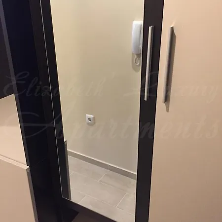 Beachfront Luxury Elizabeth, Апартаменты