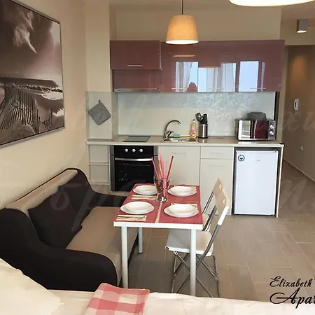 Beachfront Luxury Elizabeth, Апартаменты