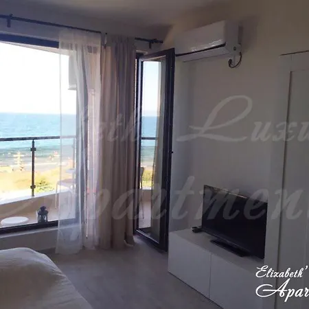Beachfront Luxury Elizabeth, Апартаменты Поморие