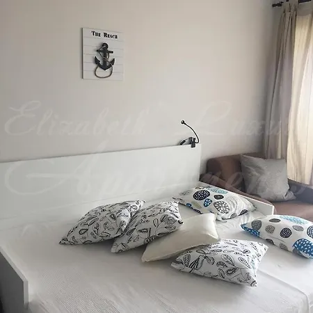Beachfront Luxury Elizabeth, Daire