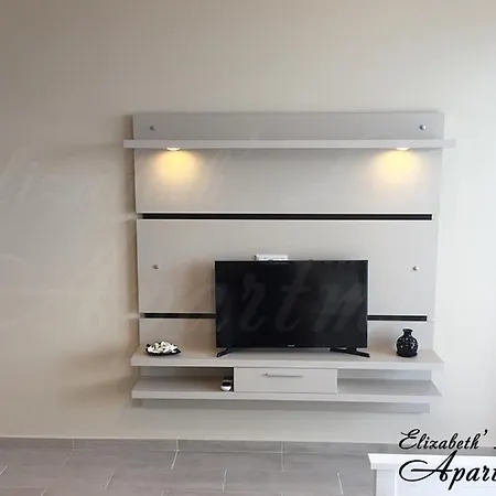 Beachfront Luxury Elizabeth, *