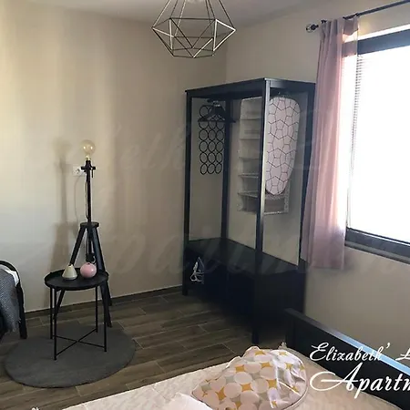 Apartment Beachfront Luxury Elizabeth, *