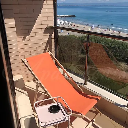 Beachfront Luxury Elizabeth, *