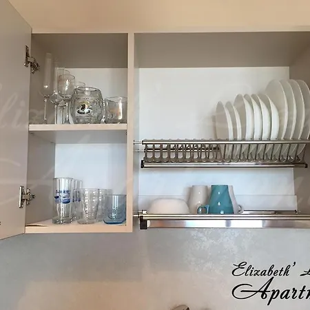 Beachfront Luxury Elizabeth,