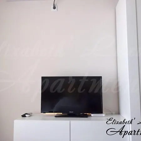 Beachfront Luxury Elizabeth,