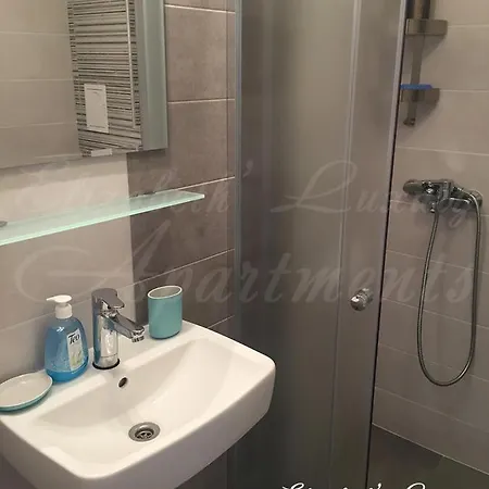 Beachfront Luxury Elizabeth,