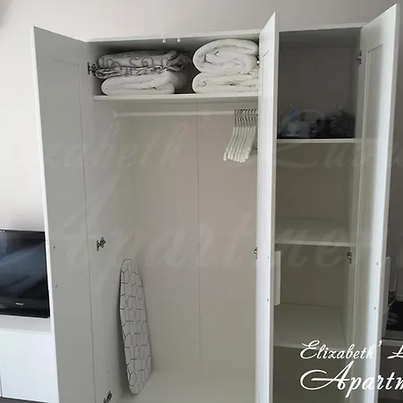 Apartment Beachfront Luxury Elizabeth, *
