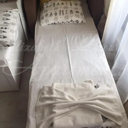 Beachfront Luxury Elizabeth, *