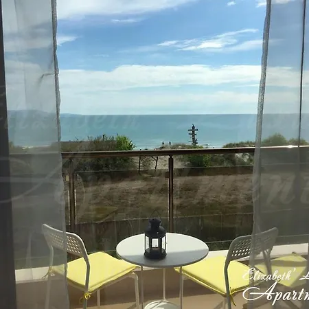 Beachfront Luxury Elizabeth,