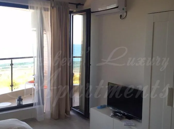 Beachfront Luxury Elizabeth, Apartman Pomorie