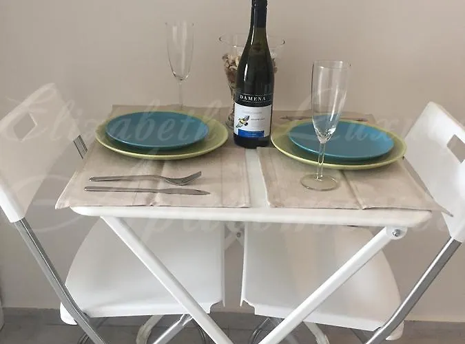 Beachfront Luxury Elizabeth, Apartman *