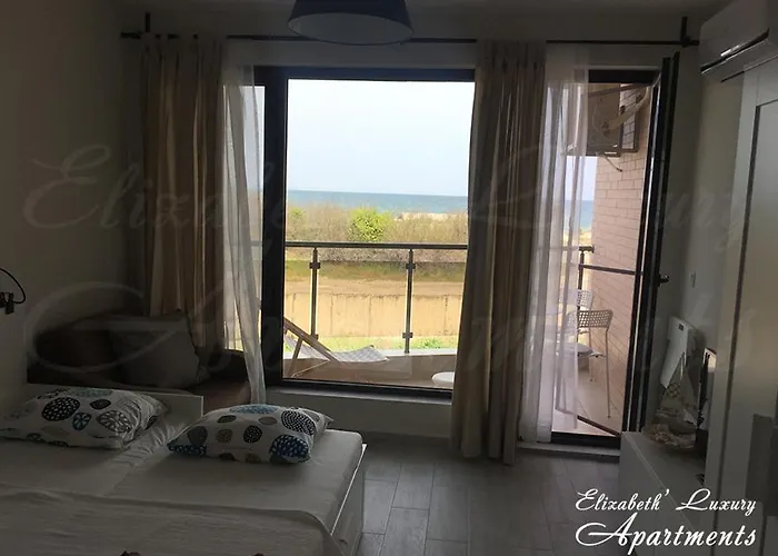 Beachfront Luxury Elizabeth, Apartman Pomorie