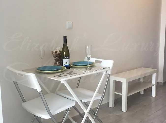 Beachfront Luxury Elizabeth, Apartman Pomorie