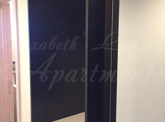 Beachfront Luxury Elizabeth, Apartman